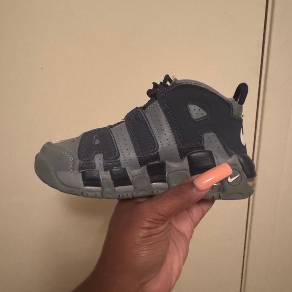 Shoes - Picture 2 of 3